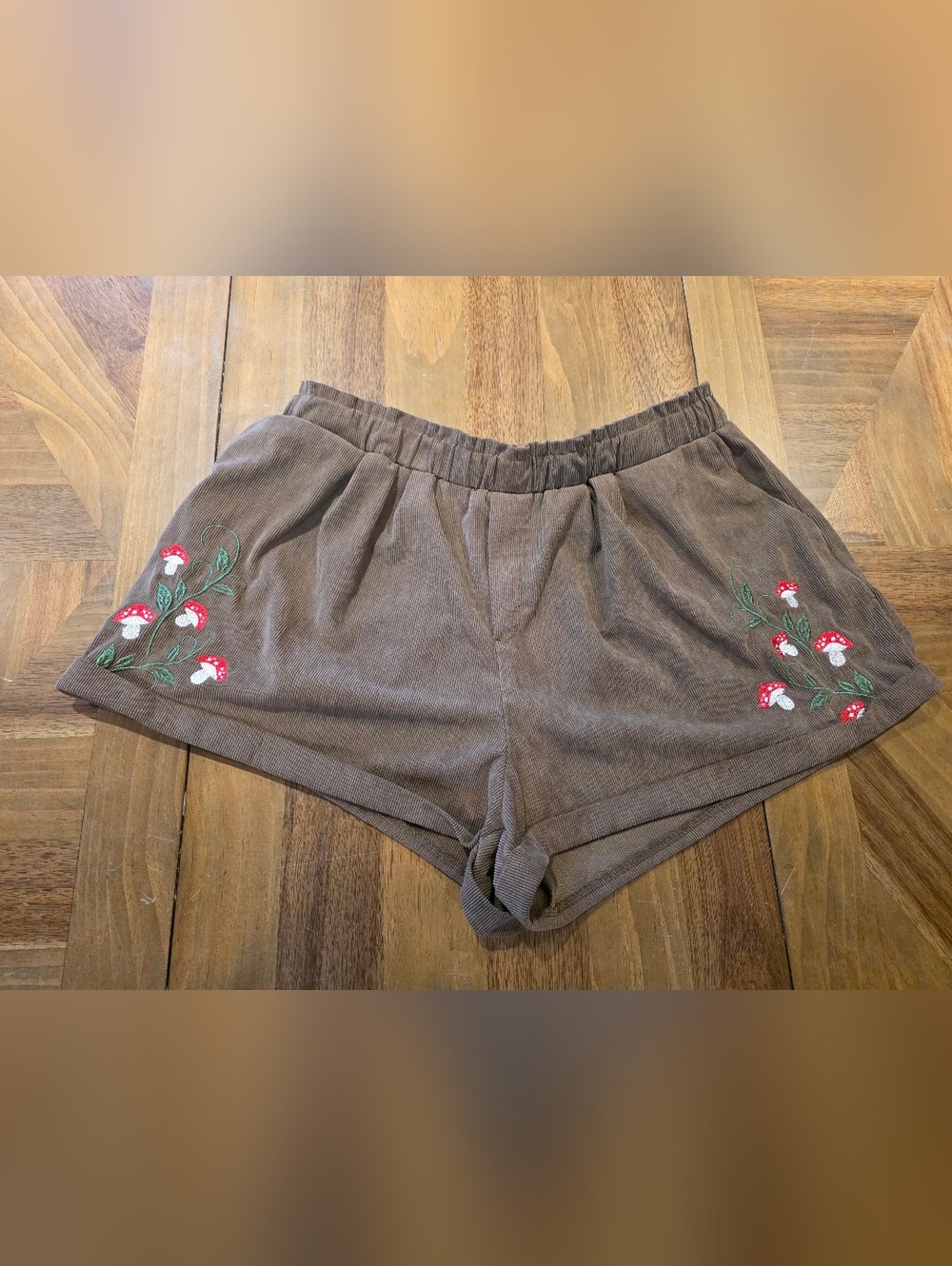 Brown Courdary Boutique Style Shorts Mushrooms Sz Large / 12-14 Stretch Waist